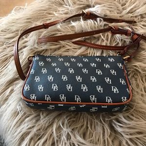 Dooney & Bourke Bags - Dooney & Bourke Crossbody - Gently Used Dooney & Bourke Bags - Dooney & Bourke Crossbody - Gently Used